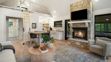 TV, fireplace