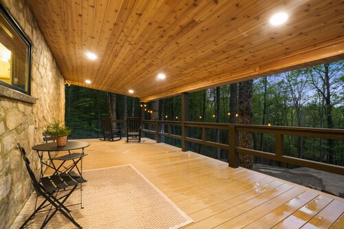 Uckor's Cottage | Hocking Hills, 5 Acres, Hot Tub