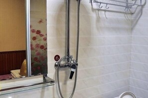 Bathroom - Yanji Jinmeng Inn (Yanji)