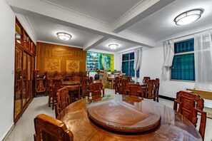 Unclassified image, 3 of 14, button - Hanguanglou Hotel (Dali City)
