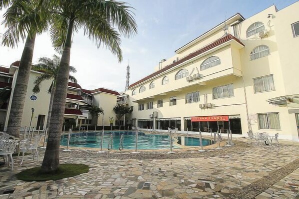 Outdoor pool - Shanhai Holiday Resort (Haikou)