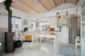 Geladeira, fogão, cooktop, cafeteira/chaleira