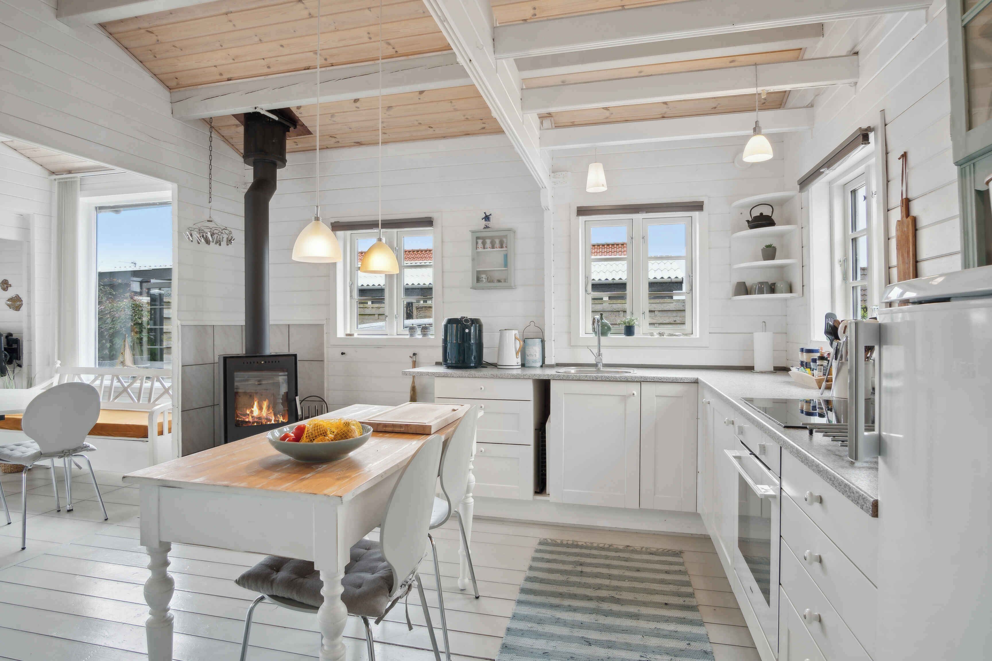 冷蔵庫、オーブン、コンロ、コーヒー / ティーメーカー