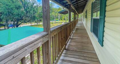 Perfect Suwannee Getaway! Steps from the water with Elevator!