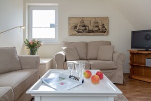 TV, tavolo da ping pong