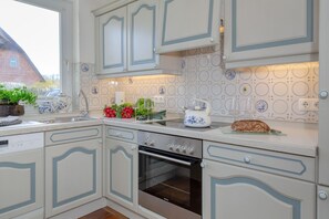 Kühlschrank, Ofen, Herdplatte, Geschirrspüler