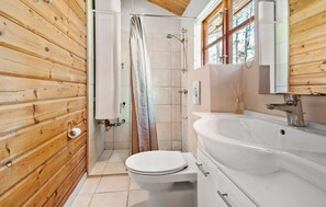 Shower, hair dryer - 3 bedroom amazing home in Højby (Højby)