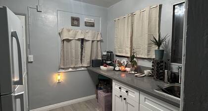 Close to Dodger Stadium, DTLA, USC, Hollywood, and More Your Perfect LA Getaway!