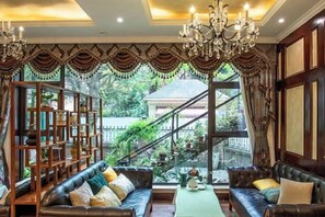 Unclassified image, 5 of 51, button - The Brilliant House (Chengdu)