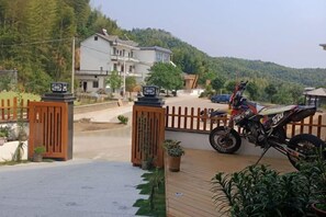 Unclassified image, 2 of 46, button - Tianzhushan Motu Station Homestay (Qianshan)