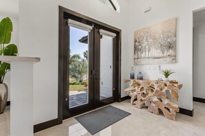 Interior - Gorgeous! Heated, Saltwater Pool and Spa, Custom Outdoor Kitchen - Villa Still Waters - Roelens (Cape Coral)