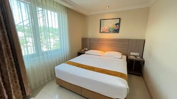 Quarto casal superior | Cofres nos quartos, quartos à prova de som