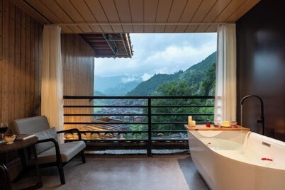 Xijiang Wangxijiang Inn