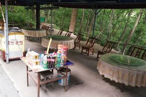 Restaurant - Qixingshu Deshun Inn (Danjiangkou)