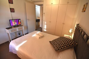 2 bedrooms, iron/ironing board