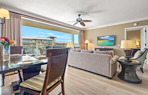 テレビ、DVD プレーヤー、ステレオ