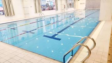 Indendørs pool