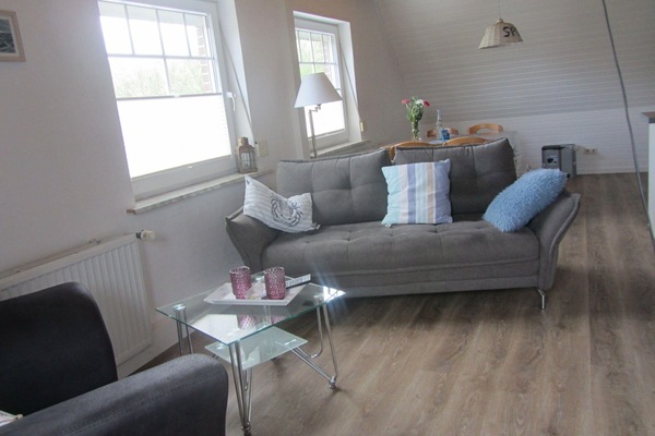 Wohn-Esszimmer mit Balkonzugang...