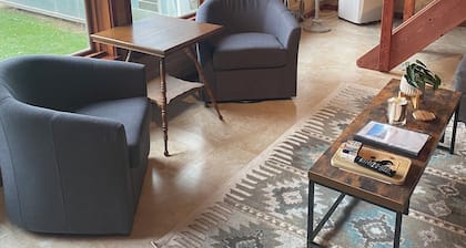 Red Bluffs Lodge Upper Unit, located on the River, minutes from Devils Tower!
