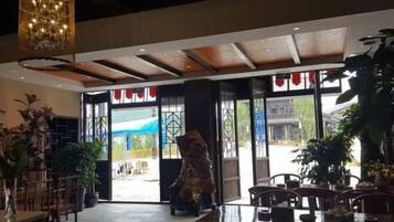 المنشأة من الداخل