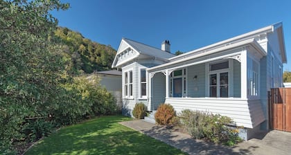 Villa Cambria - Where Tranquility meets Modern Comfort in Nelson's Heart
