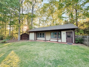 Exterior - Cozy North Raleigh Guest House - near RDU, DTR, + major Hospitals (Raleigh)