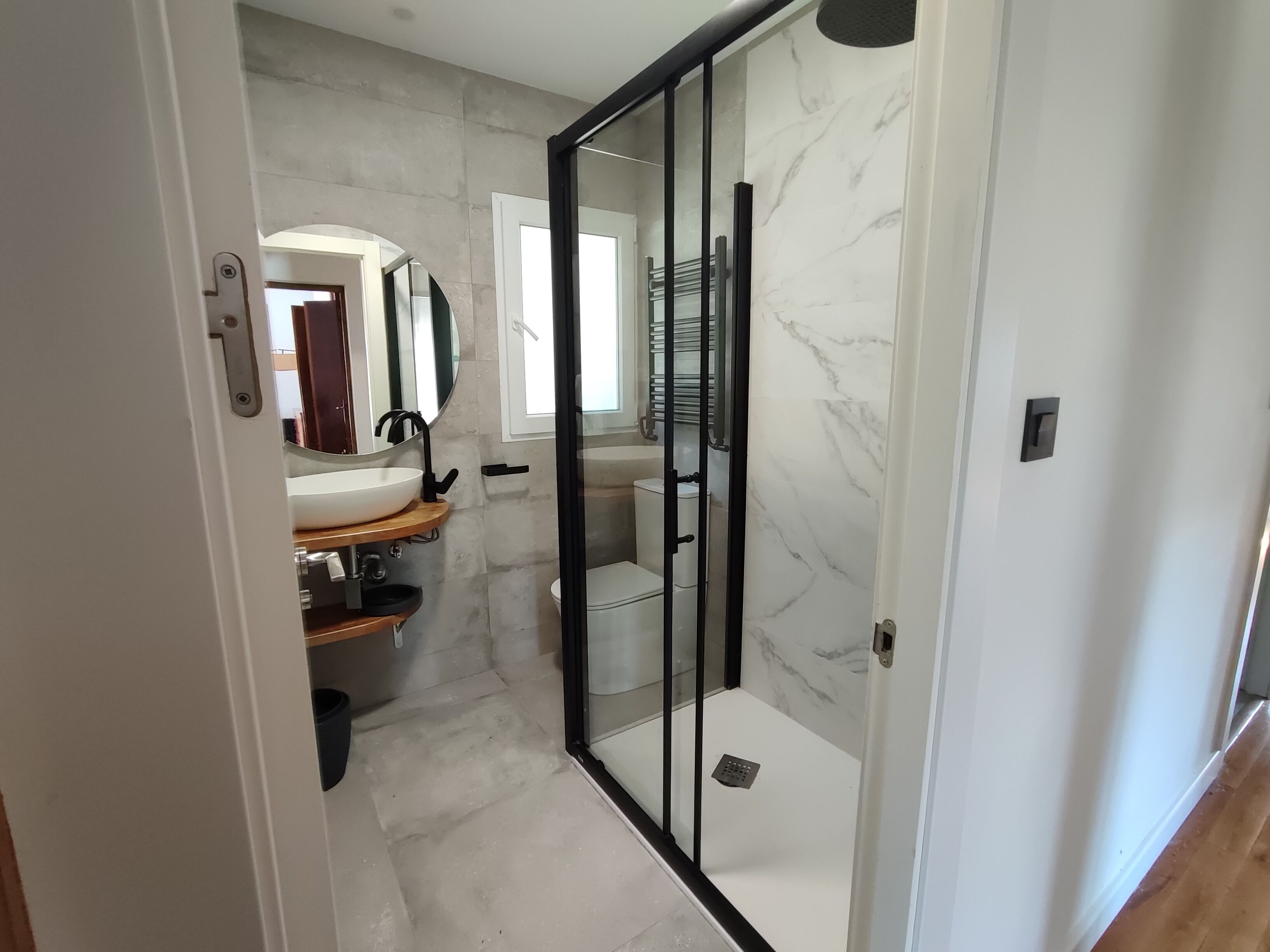 Shower, towels