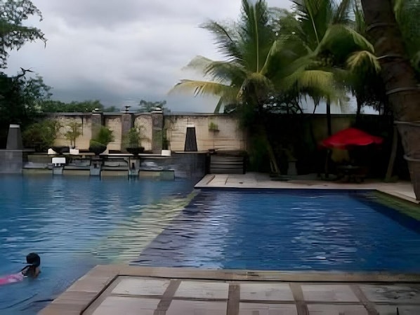 Pool - Ijen View Hotel and Resort (Bondowoso, East Java (Jawa Timur), Indon)