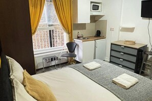 1 bedroom, WiFi, bed sheets