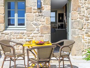 Outdoor dining - Vacation home Colary by Interhome (Carnac)