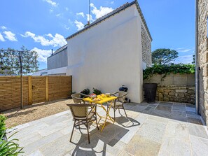 Outdoor dining - Vacation home Colary by Interhome (Carnac)
