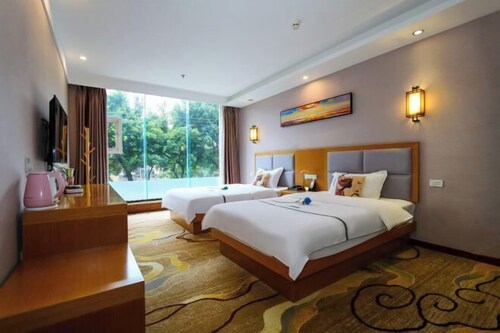 Chongqing Ruili Hotel (Dazu Stone Inscription Cultural Square)