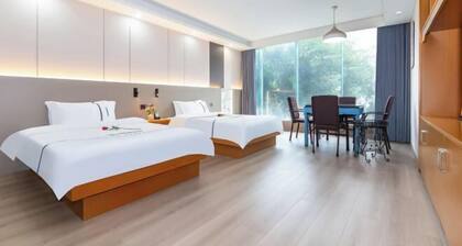 Chongqing Ruili Hotel (Dazu Stone Inscription Cultural Square)