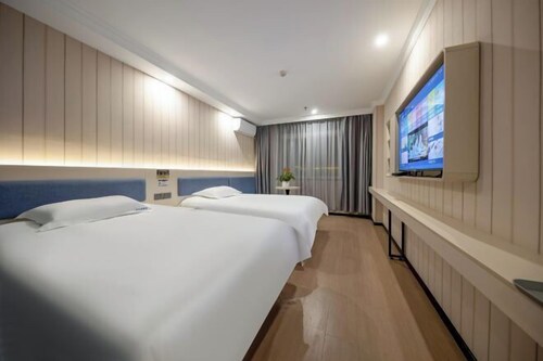 Ribera Cloud Hotel (Shanghai Jinshan Petrochemical Branch)