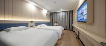 Ribera Cloud Hotel (Shanghai Jinshan Petrochemical Branch)