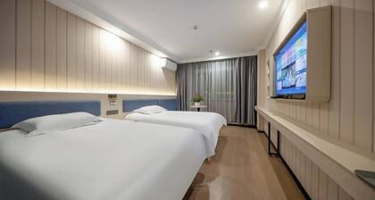 Ribera Cloud Hotel (Shanghai Jinshan Petrochemical Branch)