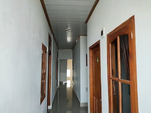 Deluxe Room, 1 Double Bed | Living area
