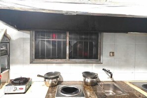 Private kitchen - Yunjin Hotel (Yangbi)
