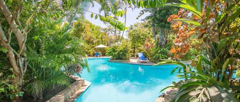 Phòng, 2 phòng ngủ, hút thuốc, ban công | Hồ bơi | Hồ bơi ngoài trời