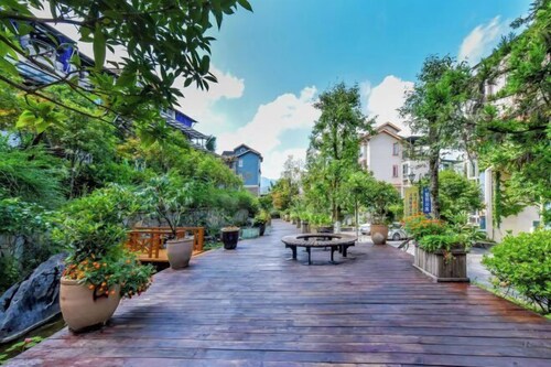 Seven-color Garden Resort (Fairy Mountain Tourist Reception Center)