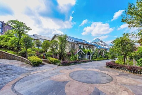 Seven-color Garden Resort (Fairy Mountain Tourist Reception Center)
