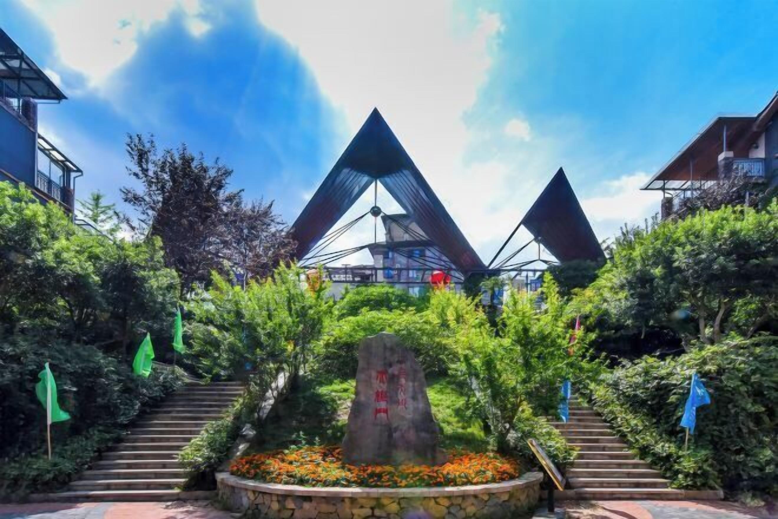 المنشأة من الخارج