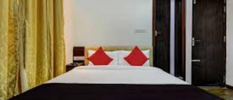 9 quartos, ferros/tábuas de passar roupa, Wi-Fi, roupa de cama