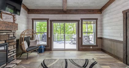 Fishing, duck hunting, boating or whatever else Lake Barkley has to offer. This is your stay!