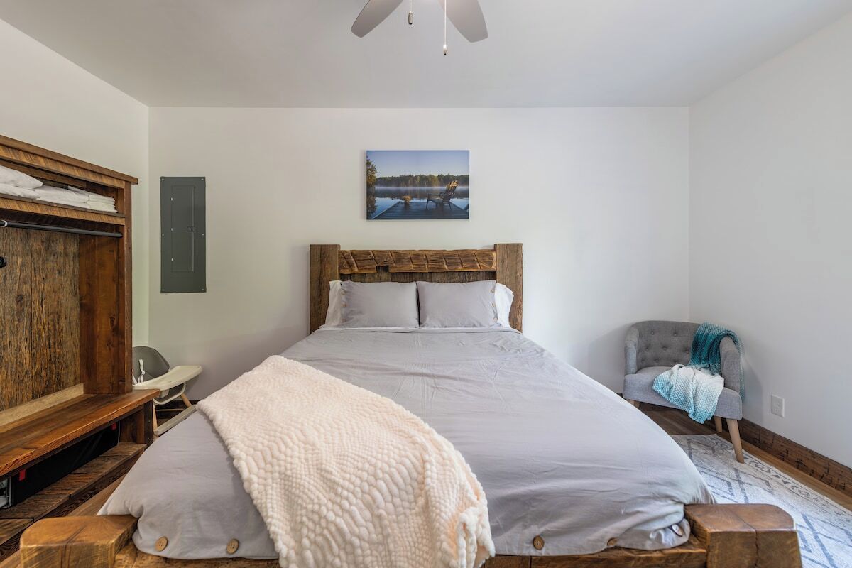 3 bedrooms, iron/ironing board, free WiFi, bed sheets