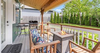 Manette Cottage Oasis - Close to Downtown!