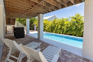 A heated pool - Charming Sombrero Beach Home with Private Pool (Marathon)