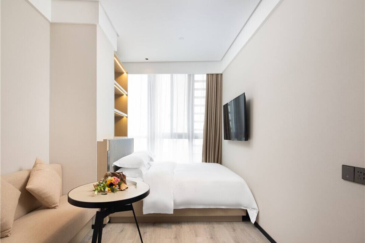 Classic Single Room, 1 Queen Bed | 1 bedroom, down comforters, minibar, in-room safe