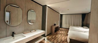 Ruilong Hotel