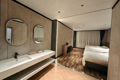 Ruilong Hotel